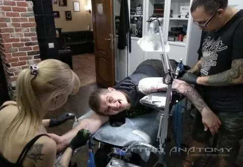 набитие мужской тату